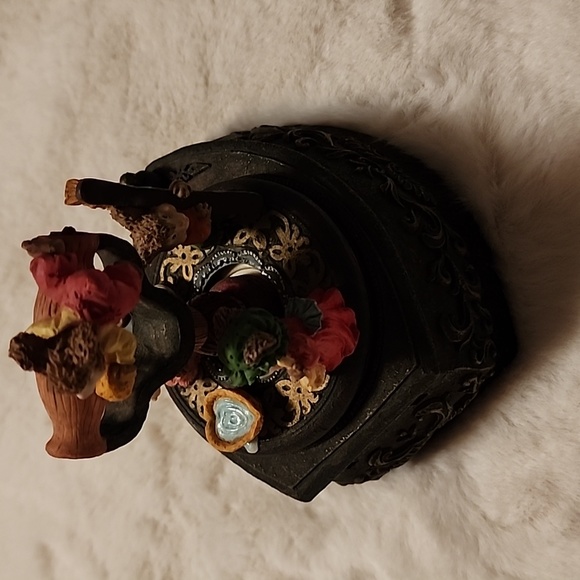 VINTAGE  MUSICAL BOX MICE PLAYINGWHILE THEY GO AROUND AND AROUND TO THE MUSIC 🎶 - Picture 5 of 6